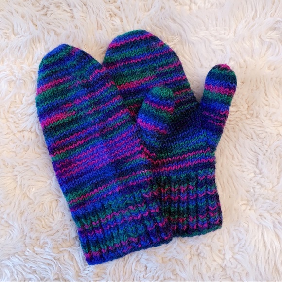 small crocheted mittens 💖💜💙💚 - Picture 1 of 6